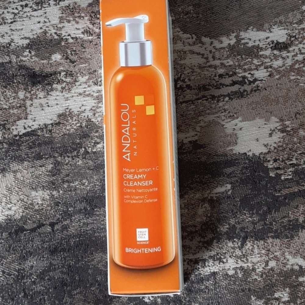 ANDALOU Naturals brightening creamy cleanser